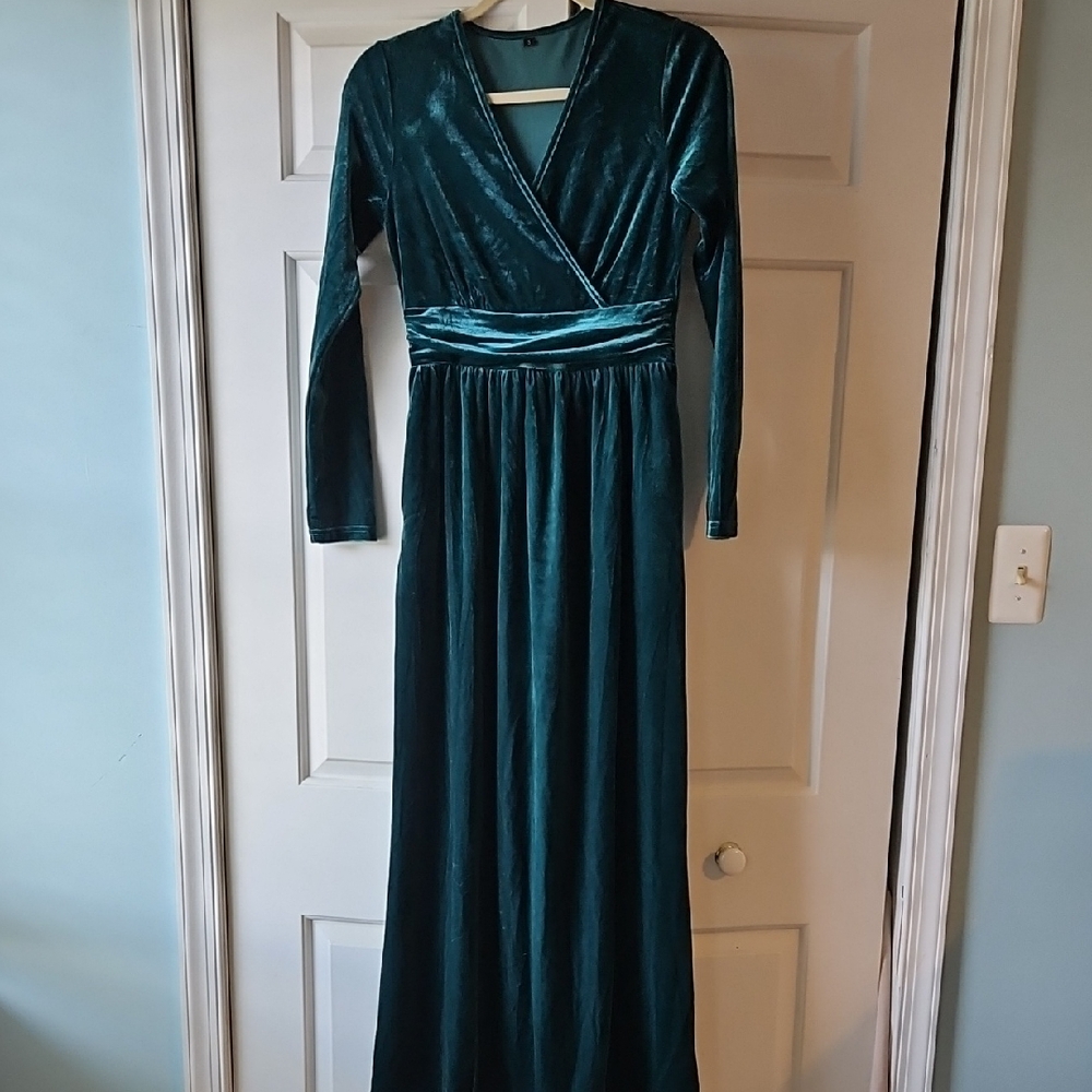 Elegant Velvet Green Dress